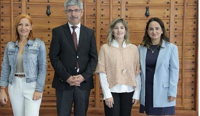 Muğla Sıtkı Koçman Üniversitesi ile imzalanan protokol kapsamında Gelecek Turizmde, üniversitenin sürdürülebilir kampüs olmasına ve gönüllülüğün gelişmesine katkı sağlayacak   