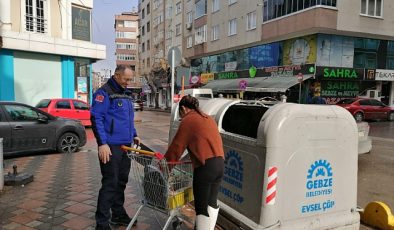 Büyükşehir Zabıtası tarihi geçmiş süt eserlerini topladı