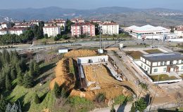 İzmit Ayazma Mahallesi futbol alanı devam
