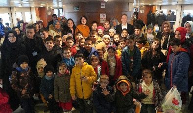 Kent Sınırları 100 Çocuğu Denizle Buluşturdu