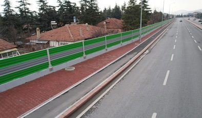 Konya Büyükşehir Abdülhamid Han Caddesi’ne Gürültü Engelleyici Bariyer Yaptı
