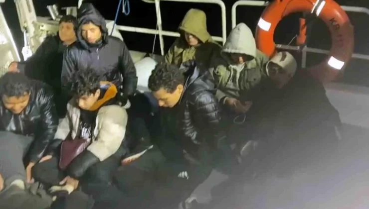 Marmaris Açıklarında Arızalanan Lastik Bot İçerisindeki Göçmenler Kurtarıldı