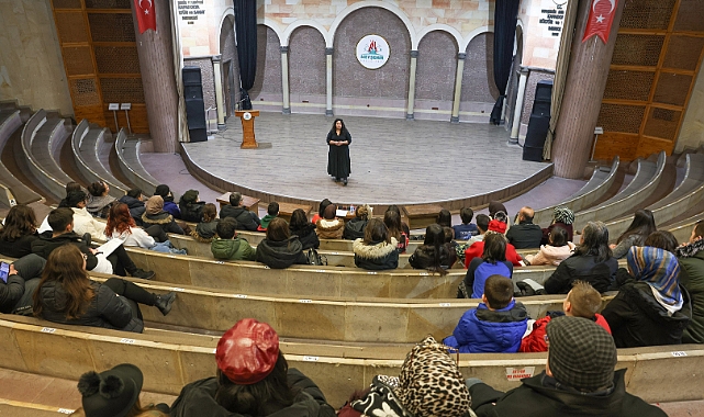 Nevşehir Belediyesi Kent Tiyatrosu’nda yeni devir atölye çalışmaları ağır bir iştirakle başladı.