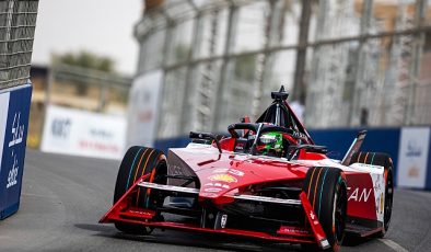 Nissan Formula E Ekibi, Diriyah E-Prix’sinde podyumdaki yerini aldı