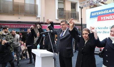 Seferihisarlılar “Goca Başkanı” coşkuyla karşıladı