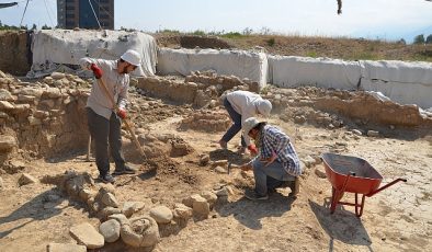 Yeşilova ve Yassıtepe hafriyatları geçmişe ışık tutmaya devam ediyor