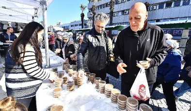 6 Şubat zelzelesinde hayatını kaybedenler İzmir’de anıldı