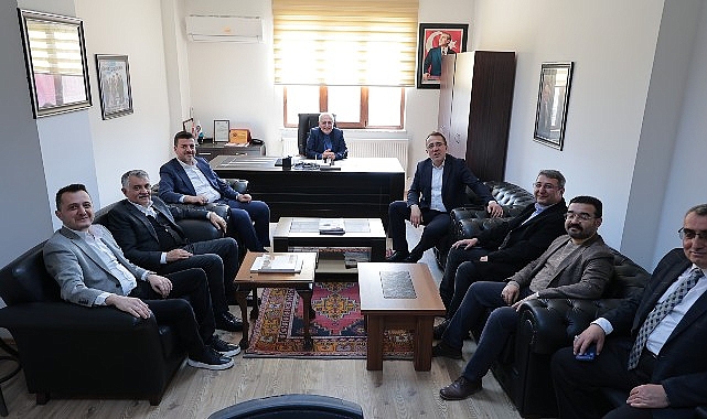 AK Parti Nevşehir Belediye Lider Adayı Dr.Mehmet Savran, “İlk günkü aşk ile hizmet sevdamızı vatandaşlarımızın dayanağı, inancı ve dualarıyla sürdürüyoruz” dedi