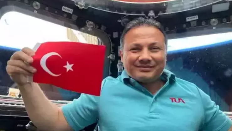 Alper Gezeravcı’yı taşıyan Dragon dünya döndü