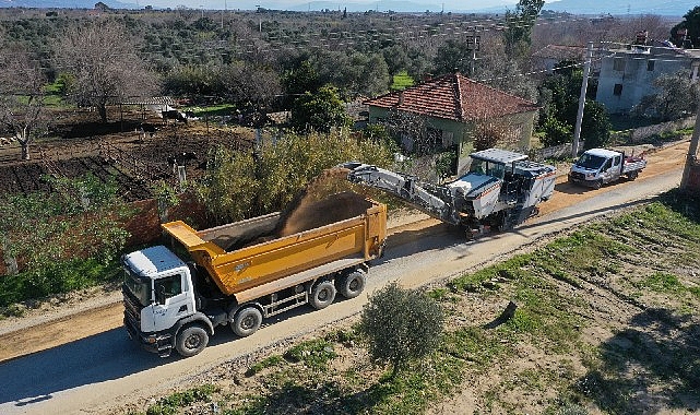 Aydın Büyükşehir Belediyesi Germencik Üzümlü – Moralı ortasında yol imal çalışmalarına devam ediyor
