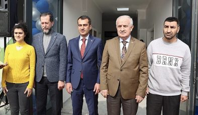 Aygün ve Tatlı, Manisiz Hayat Merkezi’ni birlikte açtılar