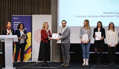 Birlikte İngilizce projesinin ‘Sürekli Mesleksel Gelişim Seti’, tüm İngilizce öğretmenlerinin erişimine açılıyor