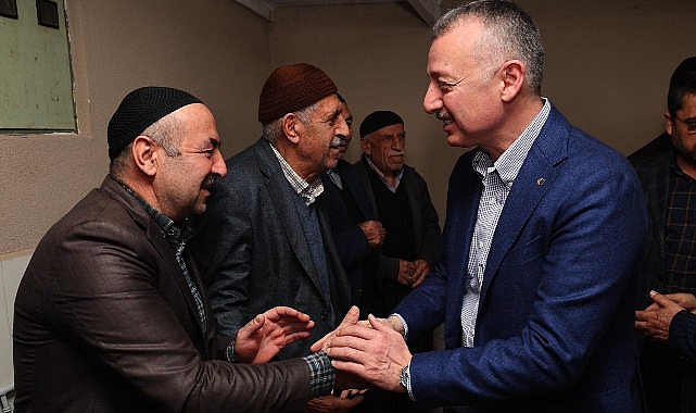 Cumhur İttifakı Kocaeli Büyükşehir Belediye Lider Adayı ve Kocaeli Büyükşehir Belediye Lideri Tahir Büyükakın, İzmit’te Vanlılar ile bir ortaya geldi