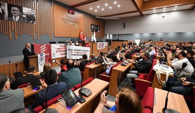 Egeşehir’de toplu kontrat sevinci “Son nefesime kadar emeğin hakkını koruyacağım”