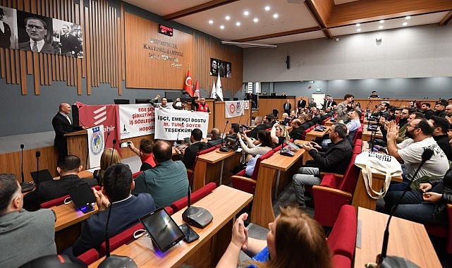 Egeşehir’de toplu kontrat sevinci “Son nefesime kadar emeğin hakkını koruyacağım”
