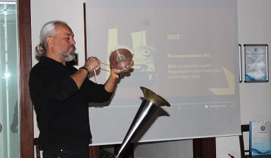 EÜ Etnografya Müzesinde ses kayıt aygıtlarına tarihi seyahat