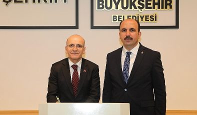 Hazine ve Maliye Bakanı Şimşek Lider Altay’ı Ziyaret Etti