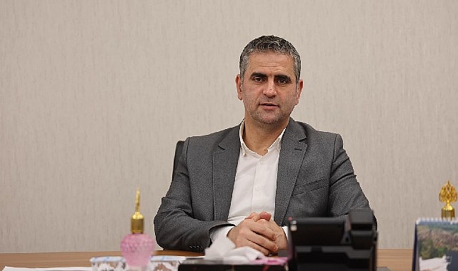 Kandıra Belediye Lideri Adnan Turan, Miraç Kandili münasebetiyle bir kutlama iletisi yayımladı