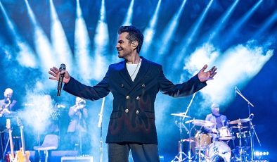 Kenan Doğulu, “İhtimaller” Caz Konseriyle En Sevilen Müziklerini Bursalılar İçin Seslendirdi