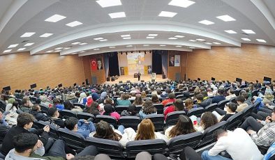 Kent Konferanslarında Eğitim Danışmanı Müftüoğlu; Çumra, Ereğli ve Ilgın’da Öğrencilerle Buluştu