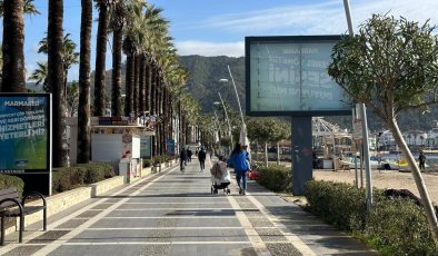 Marmaris’te sağanak yağış, yerini güneşli havaya bıraktı