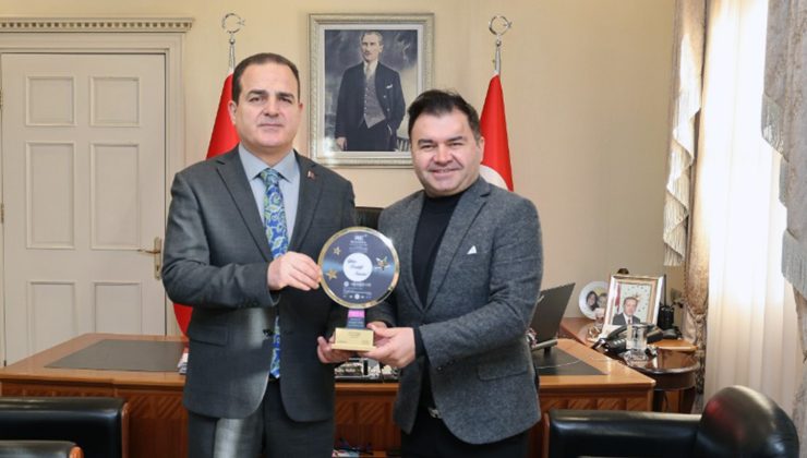 Muğla Valisi Akbıyık’a ‘Yılın Pozitif Valisi’ ödülü