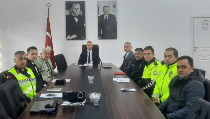 Muğla’da yolcu otobüslerinde emniyet kemeri kullanımı hakkında toplantı yapıldı