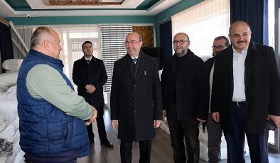 Selçuklu Belediye Lideri Ahmet Pekyatırmacı Manifaturacılar Sitesi’ndeki işyerlerine ziyaret gerçekleştirdi