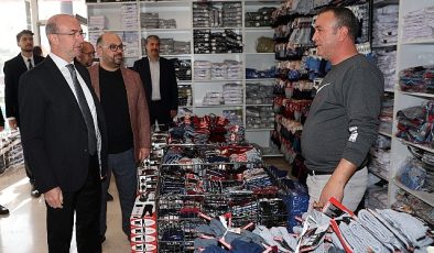 Selçuklu Belediye Lideri Ahmet Pekyatırmacı saha ziyaretlerini sürdürüyor. Lider Pekyatırmacı bu kapsamda Dokuma Pazarı esnafını ziyaret ederek onları dinledi.