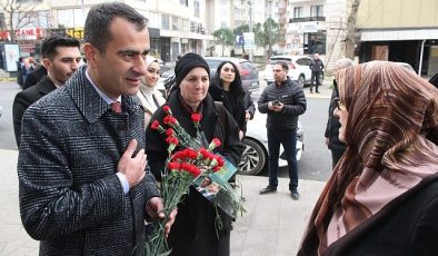 Sevimli, esnaflarla el ele, gönül gönüle