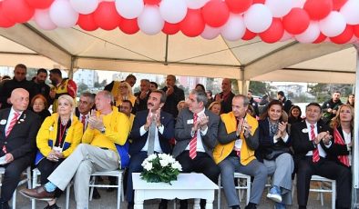 Temel atma merasimi mitinge dönüştü