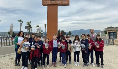 Efes Tarlası Ömür Köyü Çoukları Toprakla Buluşturuyor