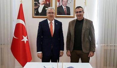 Egeli akademisyen Prof. Dr. Yıldırım ve takımının yeni bitki çeşidi keşfi: Çermik lâlesi