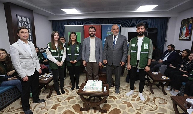 Gençlerden Lider Sandıkçı’ya Büyük Sevgi