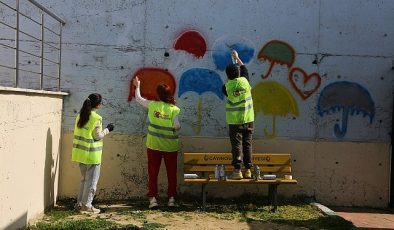 Kocaeli Gönüllüleri anaokulu duvarlarını boyadı