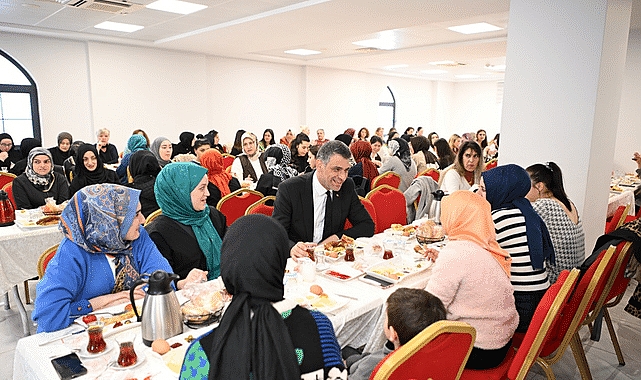 Lider Kocaman, bayan işçiye teşekkür etti