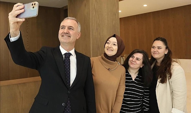 Lider Taban’dan Bayan İşçiye 8 Mart Jesti