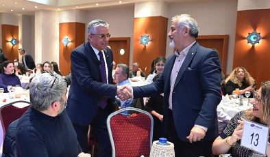 Lider Topaloğlu sıhhat çalışanlarıyla yemekte buluştu