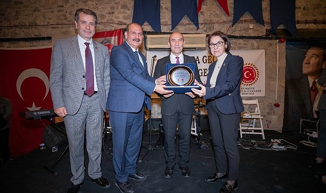 Liderlere vefa gecesi
