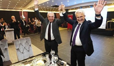 Nilüfer Belediye Meclisi’nin 2019-2024 seçim devrinin son toplantısı ve akabinde yapılan kapanış yemeği duygusal anlara sahne oldu