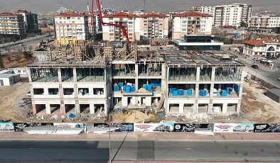 Selçuklu Belediyesi tarafından Konya’ya kazandırılacak olan Toplum Ruh Sıhhati Merkezi ve Sağlıklı Hayat Merkezi’nde üretim çalışmaları aralıksız devam ediyor