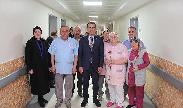 Sevecen, Bayanlar Günü’nde sıhhat çalışanlarını unutmadı