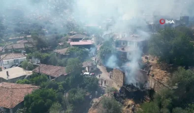 Bozdoğan’da 11’i metruk 13 ev yanarak küle döndü