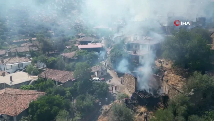 Bozdoğan’da 11’i metruk 13 ev yanarak küle döndü