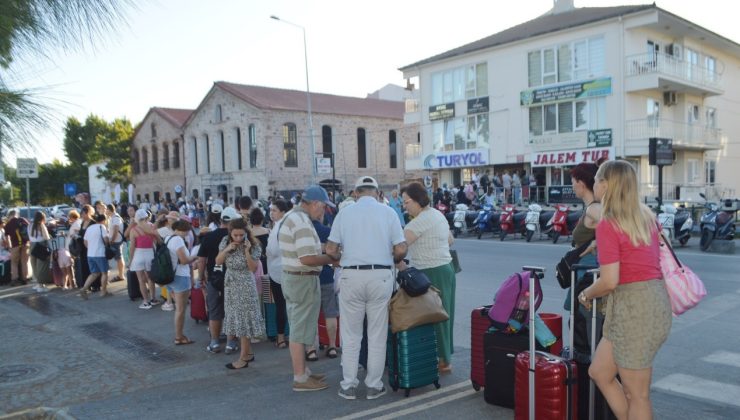 Hudut kapılarında uzun kuyruklar… Midilli Adası’na geçişlerde ‘kapıda vize’ yoğunluğu