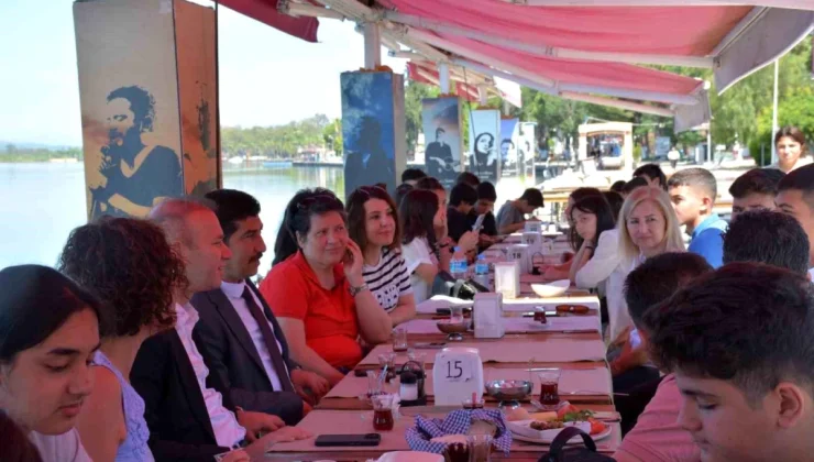 Muğla’da 8. Sınıf Öğrencileri için Kahvaltı Programı Düzenlendi
