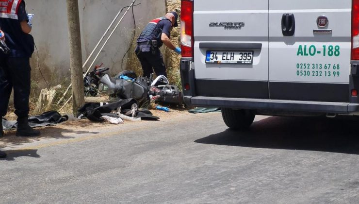 Araca çarpan motosikletteki 2 genç hayatını kaybetti