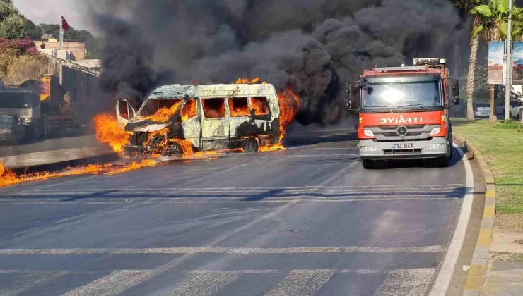Bodrum’da minibüs yangını: Korku dolu anlar yaşandı