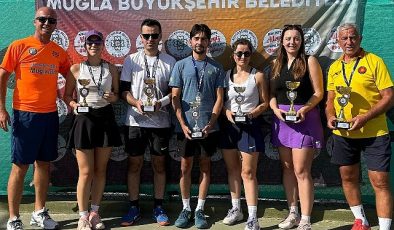Muğla Büyükşehir Belediyesi 6. Geleneksel Cumhuriyet Kupası Karma Tenis Turnuvası Dalaman’da Yapıldı